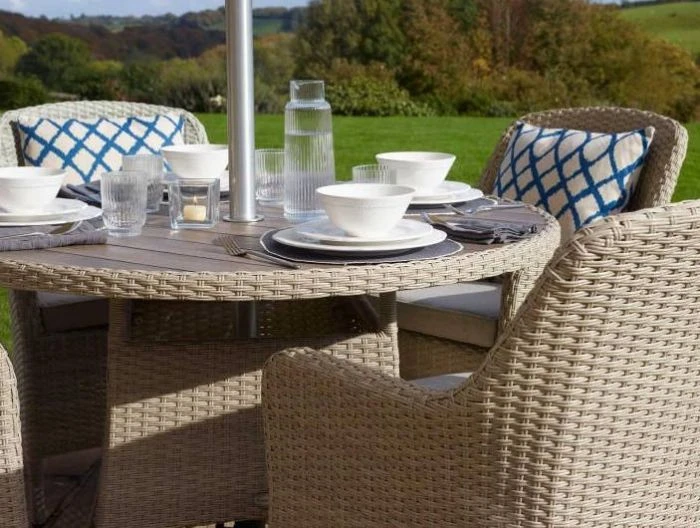 Bramblecrest Tetbury 6 Seat Set W 135cm Table & Parasol - Nutmeg 2 Bramblecrest Tetbury 6 Seat Set W 135cm Table & Parasol - Nutmeg - Image 2